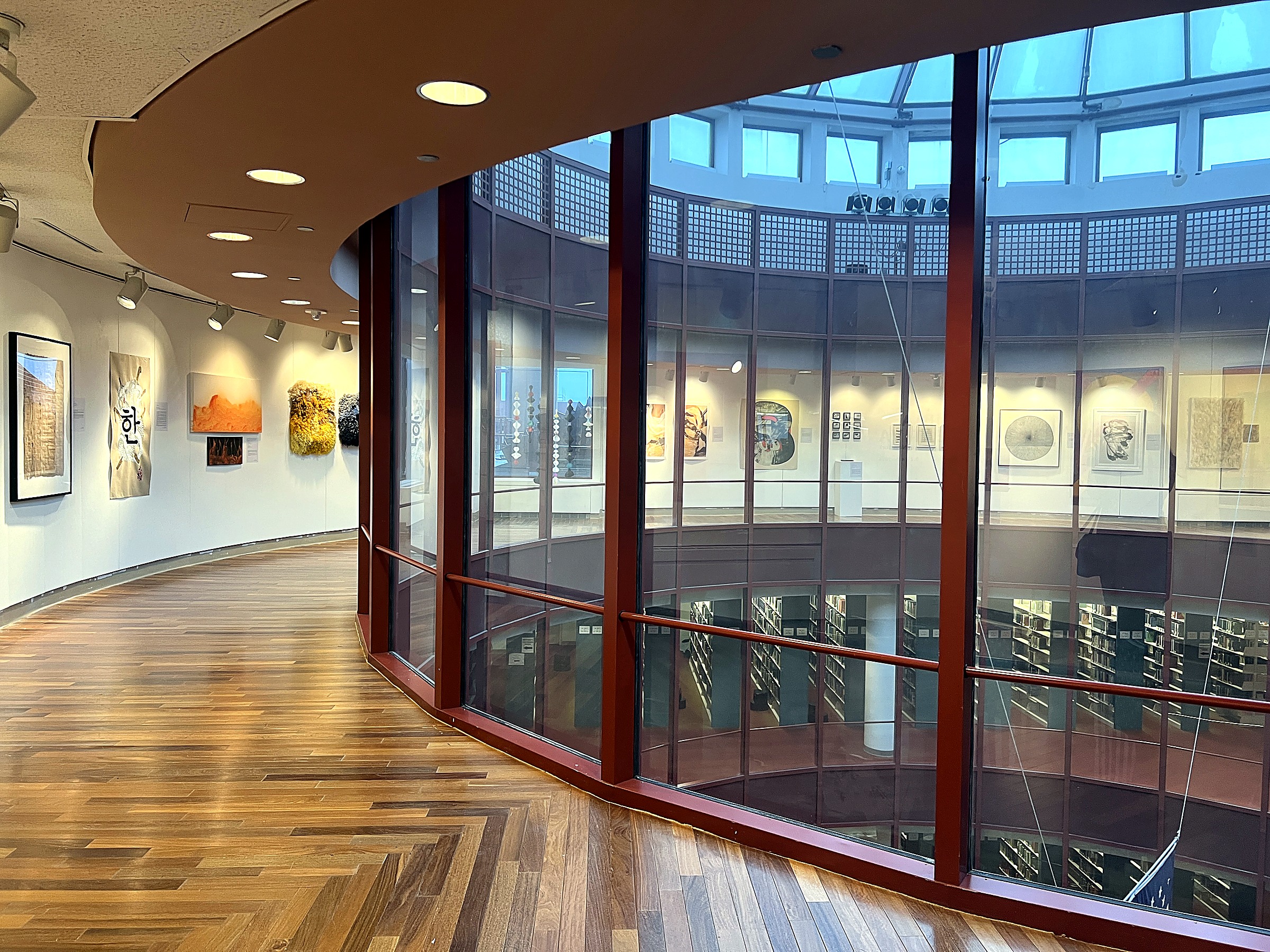 Femina Creativa gallery view